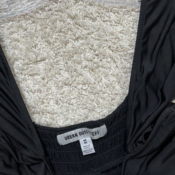 Urban Outfitters Size Medium Black Square Neckline Smocked Ruched Crop Top - Picture 5 of 9